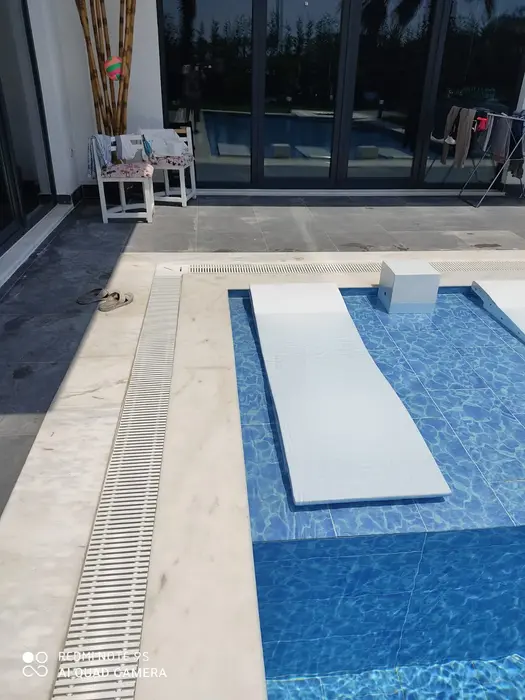 havuzsezlongfiyatlari-5 Fiberglass Şezlong Modelleri ve Otellerdeki Kullanım Avantajları